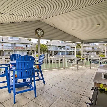 Pet-Friendly Port Isabel Getaway With Water Views Villa